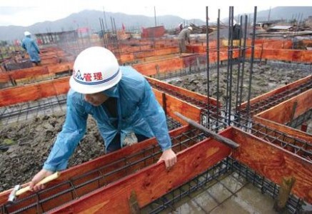 內置傳感器的新型智能頭盔實時檢測身體指標