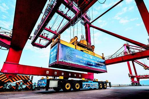 激光雷達(dá)技術(shù)助力智能港口轉(zhuǎn)運(yùn)車實現(xiàn)高精度定位