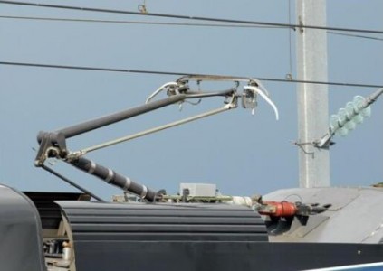 UV-ARC 符合鐵路應用EN 50317-2002標準，可用于動車組、高鐵受電弓電火花檢測