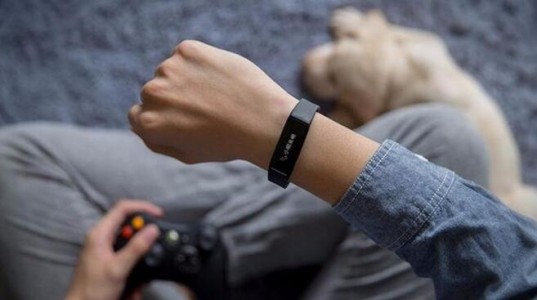 紫外線傳感器GUVA-C32SM應用于智能手環中太陽光紫外指數檢測