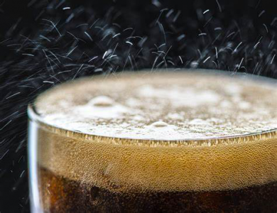 食品加工過程中測量碳酸飲料中的CO2含量